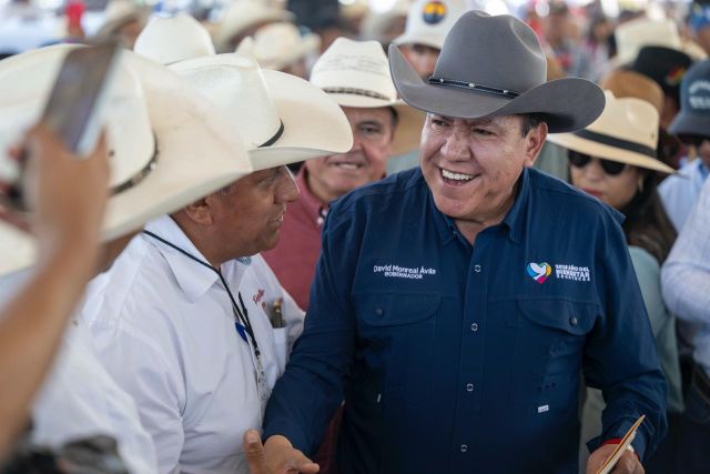 David Monreal en evento con productores zacatecanos gobernador campesinos