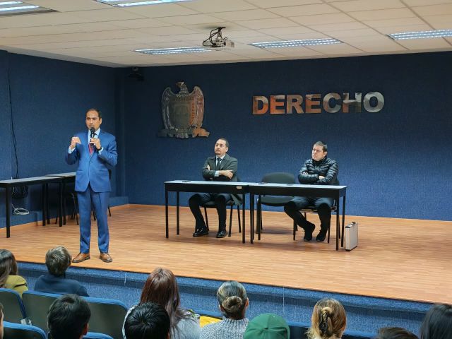 El alcalde de Guadalupe en la Unidad Académica de Derecho de la UAZ UADUAZ
