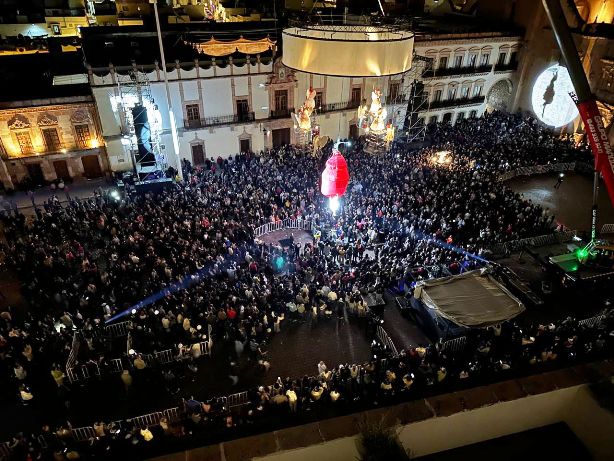 Espectacular presentación WhatsApp Image 2025 10 11 at 9.28.54 PM