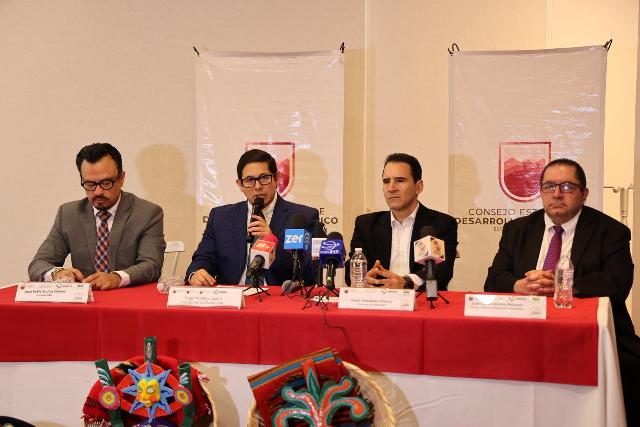 Al micrófono, el secretario de Economía WhatsApp Image 2025 10 21 at 12.45.53 PM