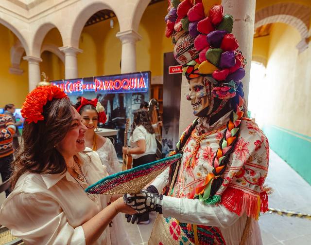 Sara Hernández de Monreal, durante el recorrido WhatsApp Image 2025 10 30 at 2.29.38 PM 1