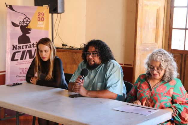 Mesa “Escritura y Televisión” WhatsApp Image 2025 10 30 at 2.41.19 PM