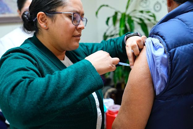 Prevención, seguimiento y refuerzo a la salud WhatsApp Image 2025 11 13 at 2.15.25 PM