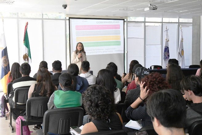 Conferencia magistral WhatsApp Image 2025 11 14 at 1.41.13 PM