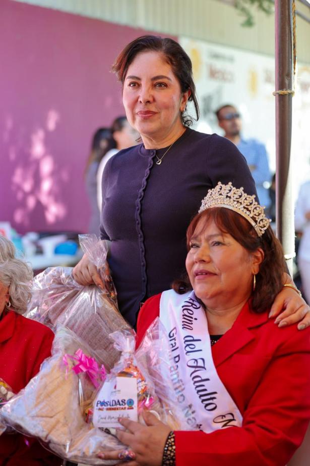 El festejo estuvo encabezado por Sara Hernández de Monreal WhatsApp Image 2025 12 12 at 12.26.07 PM