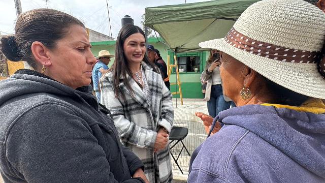 Al centro, la secretaria de Desarrollo Social WhatsApp Image 2026 01 31 at 6.18.40 PM