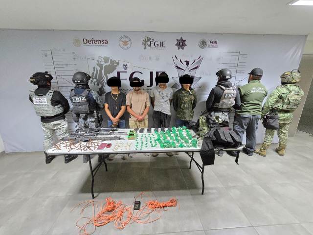 Los aprehendidos y el material incautado WhatsApp Image 2026 02 13 at 7.12.35 AM 1