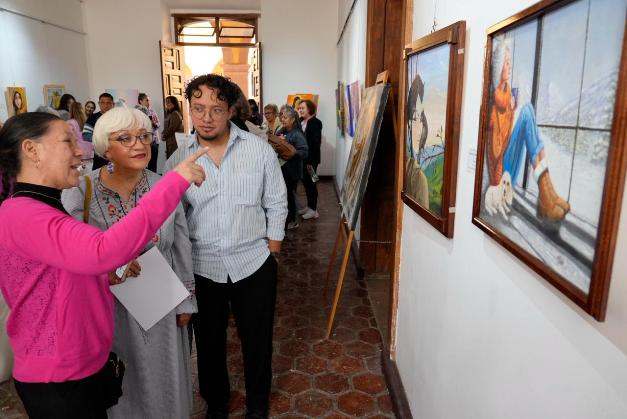 Horario de 08:00 a 19:00 horas, de lunes a viernes. WhatsApp Image 2026 03 05 at 2.54.21 PM