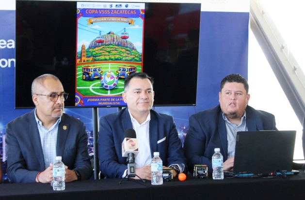 Al centro, Hamurabi Gamboa, director general del Cozcyt WhatsApp Image 2026 03 18 at 1.46.02 PM