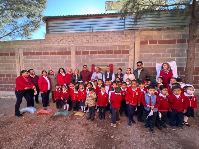 En el jardín de niños que gozarán de mayor seguridad con la obra barda 1