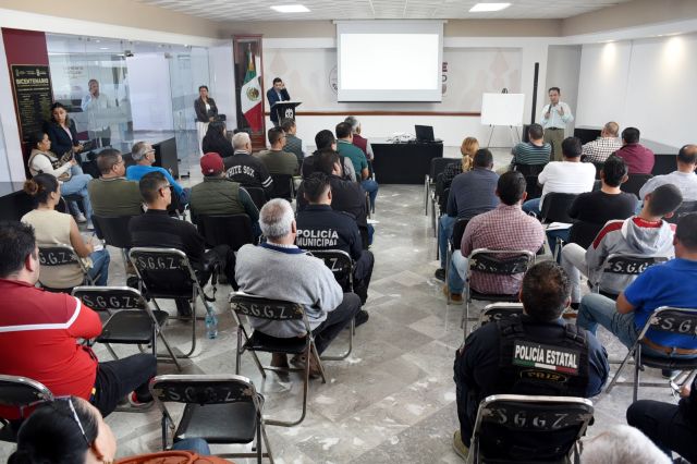 Alonso González Márquez, asesor de seguros en Grupo Financiero Inbursa impartió el taller capacitacion