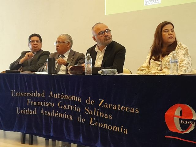 En la presentación de la revista ciudad academica