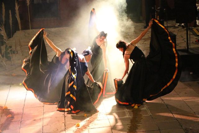 Imagenes del teatro de Calle danzantess