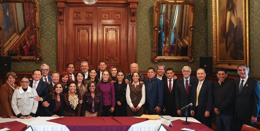 Foto del encuentro en el Palacio Nacionall encuentro gob presi