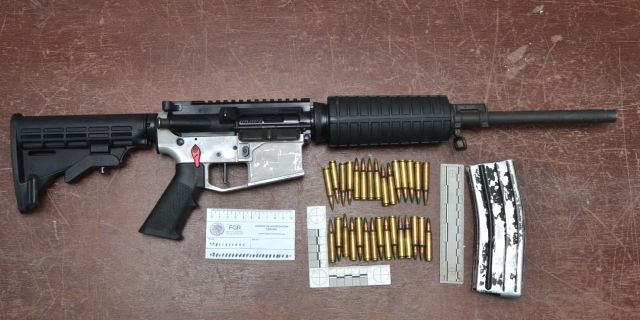 Armas largas prohibidas (foto de la FGR) foto FGR