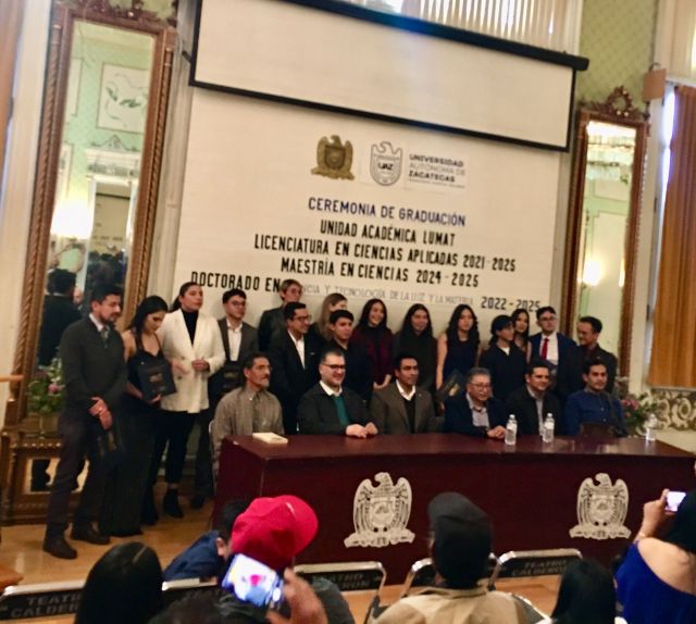 Ceremonia en el foyer del teatro Calderón graduaciones uaz