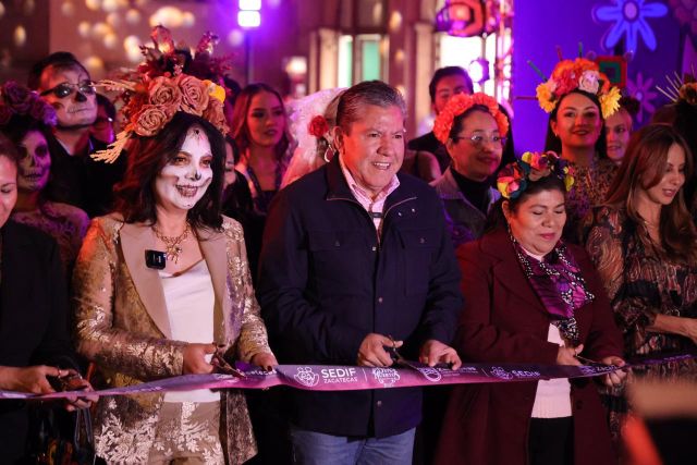 Acto inaugural por el gobernador, su esposa y la secretaria de Cultura de Veracruz como estado invitado al Festival inaugural festval