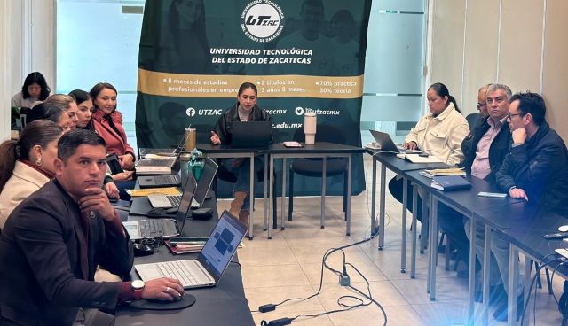 Realiza la rectora Violeta Cerrillo asambleas informativas con directivos y estudiantes informacion utzac