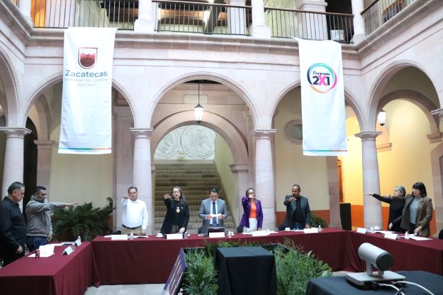 Funcionarias y funcionarios estatales forman parte de este Comité, así como representantes de clubes de zacatecanos en EU la instalacion