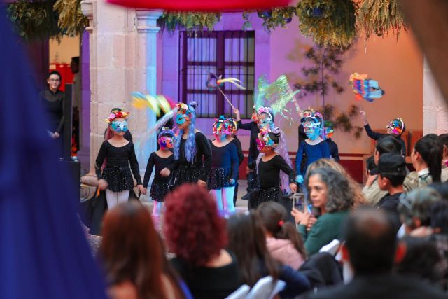 La presentación creativa la pasarela copy