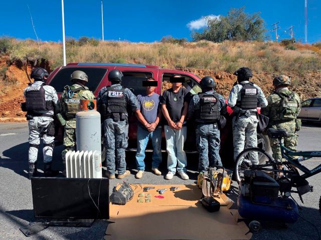 Foto del arresto por las fuerzas de la FRIZ en Loreto ladetencion de dos