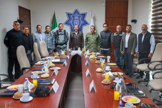 Integrantes de la Mesa Estatal de Construccón de Paz encabezada por el gobernador David Monreal mesa estatal de