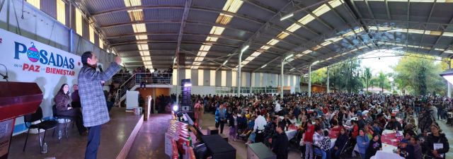 Muchas familias acudieron a festejar a invitación del presidente municipal peppe saldivar