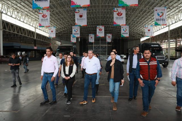 El mandatario recorrió los espacios de la Fenaza recorridossss