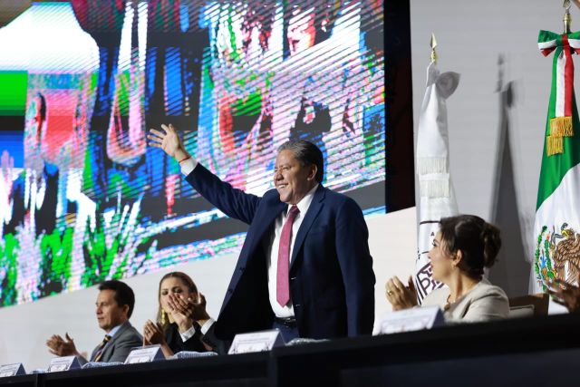 El gobernador, en el informe de Pepe Saldívar saludos dma