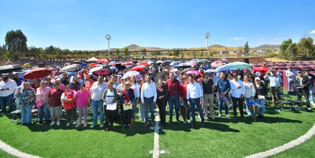 En la Unidad Deportiva de Guadalupe se realizó la entrega de los depósitos tinacosgpe