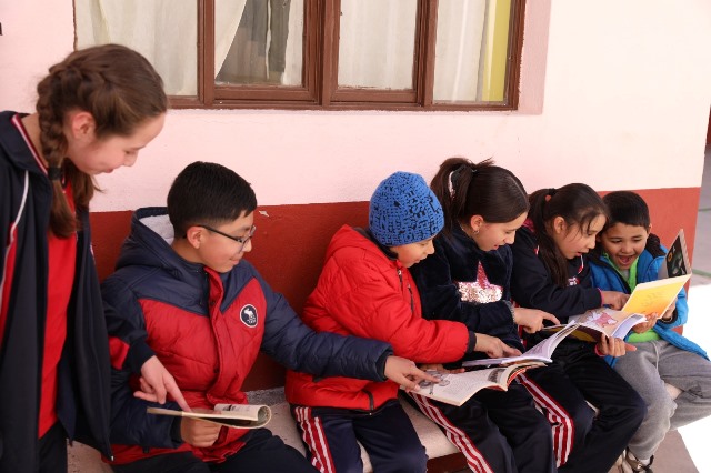 Fomentar la lectura, tarea colectiva WhatsApp Image 2025 01 24 at 2.30.48 PM 1