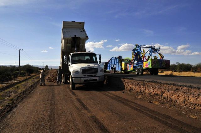 Obra en la vía de comunicación entre Luis Moya y Loreto mas luz