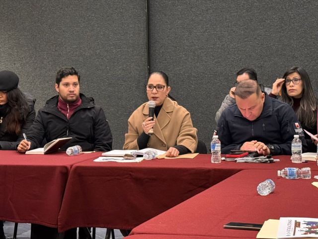 Reunión de la secretaria de Educación con directores reunion ma del carmen