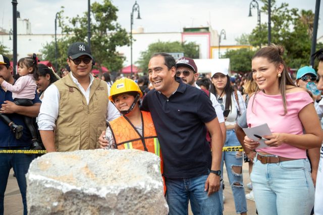 El alcalde y su esposa, en el festejo Alegre festejo en Guadalupe copy