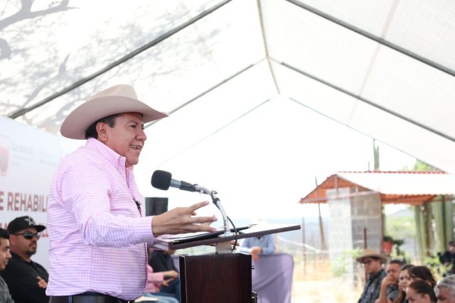 Acto para la entrega del tramo carretero David Mon Av