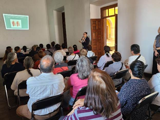 Importancia de la alimentación saludable WhatsApp Image 2025 05 21 at 12.01.24 PM