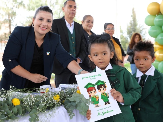 Ceremonia de graduación WhatsApp Image 2025 07 14 at 3.13.10 PM