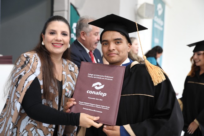 La titular de Educación encabezó la ceremonia WhatsApp Image 2025 07 19 at 6.11.54 PM