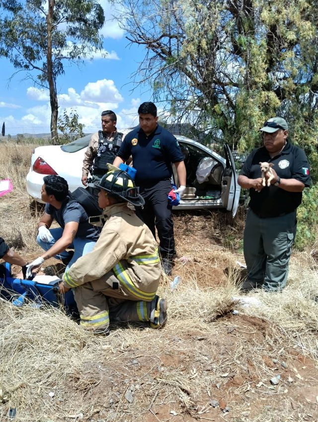 Los menores fueron trasladados a la Cruz Roja en condición estable accidente 45 copy