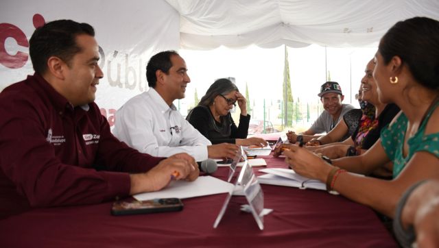 El presidente municipal y sus colaboradores brindaron atención a cada uno de los peticionarios audiencia Gpe