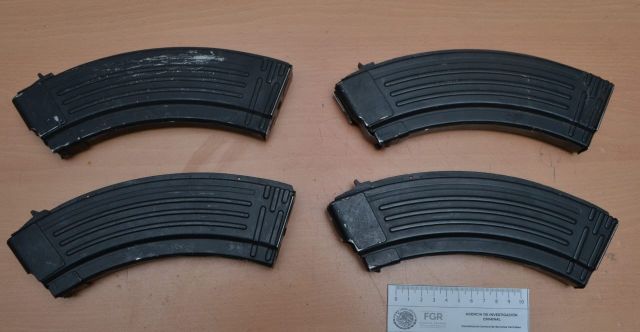 Los cargadores estaban abastecidos con 30 cartuchos cargadores