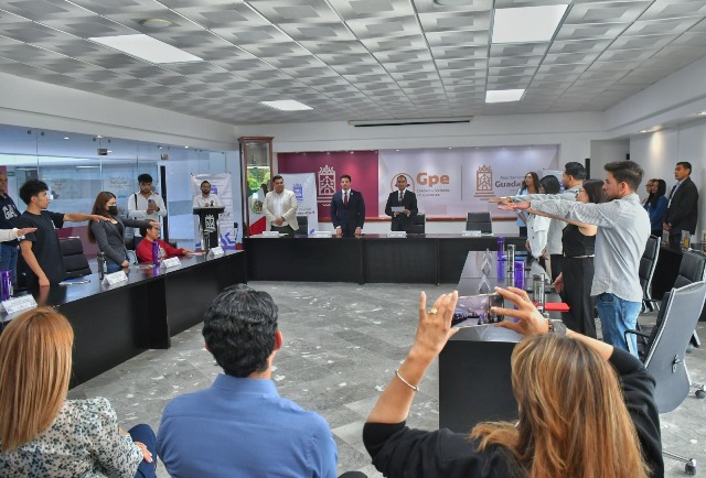 Toma de protesta d957d3cb 7cc7 4d7e 8370 282710162fea