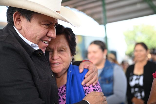 Familias de Tepetongo recibieron al gobernador con los apoyos alimentarios de Tepetongo