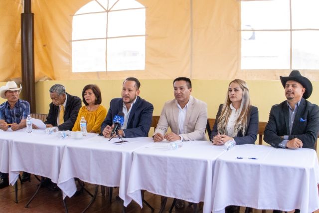 Rueda de prensa del partido local dirigencia del PRD