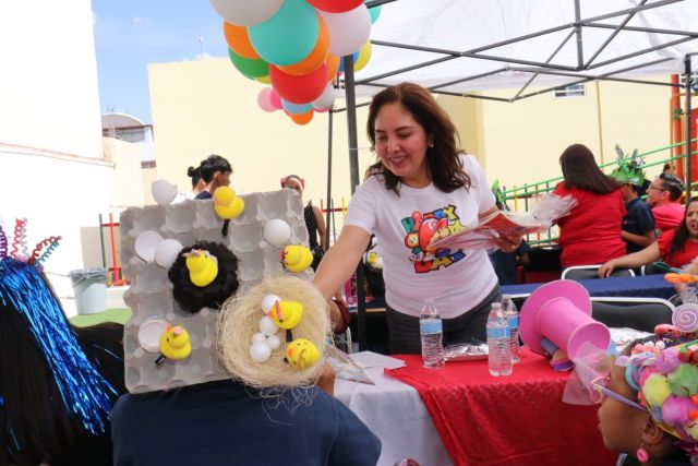 La presidenta de SEDIF, Sara Hernández no faltó a la cita dos Sara