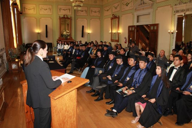 Ceremonia en el foyer del teatro Calderón graduacionn ggg
