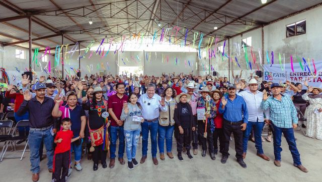 En San Lucas Tepetitlán acudieron centenares de personas la tres copy copy