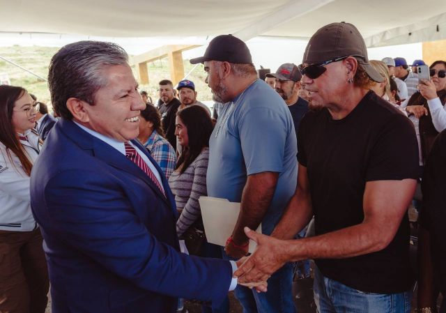 En el anuncio del programa y entrega de estímulos a paisanos en retorno de EU paisanos zac