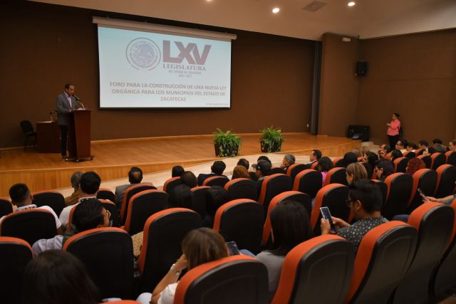 Foro organizado por la Legislatura con los municipios pepe sal gpe