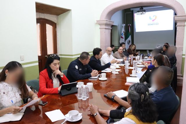 Reunión con integrantes de los colectivos y familiares reunion colectivos